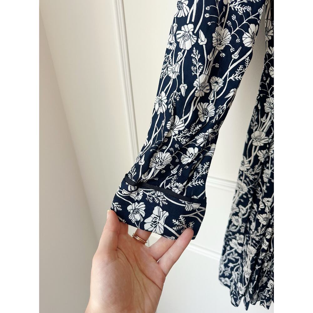 Tommy Hilfiger Navy and White Floral Dress Size M Long Sleeves Twist Waist - Picture 4 of 16